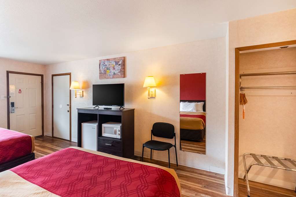 Econo Lodge Fredericksburg - photo 6