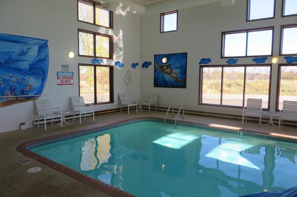 AmericInn by Wyndham Forest Lake - photo 35
