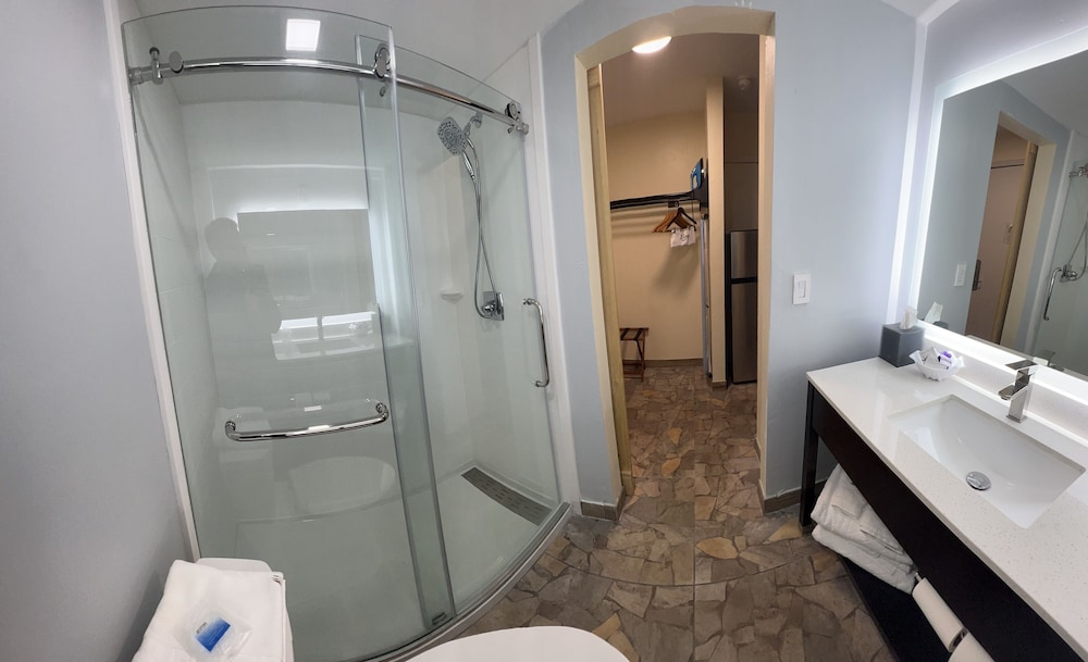 Ocean Sands Beach Boutique Inn 1 Acre Private Beach - photo 23