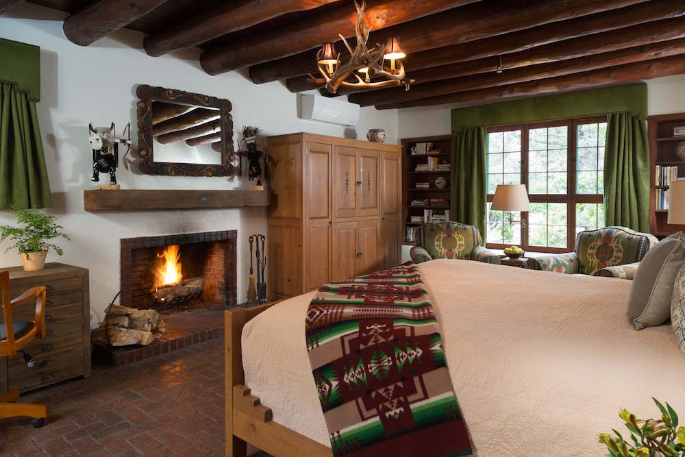 Inn Of The Turquoise Bear - photo 9