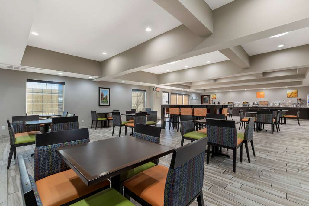 Comfort Inn and Suites Near Medical Center - photo 27