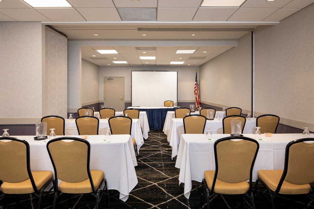 Holiday Inn Washington College Pk by IHG - photo 51