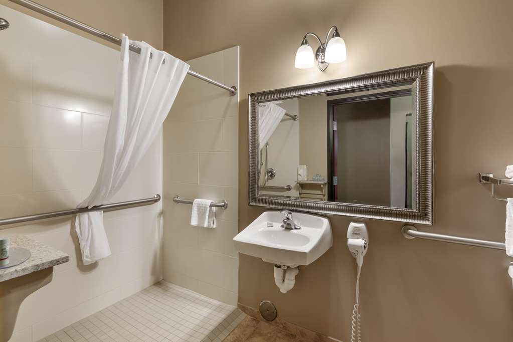 Best Western Golden Prairie Inn & Suites - photo 32