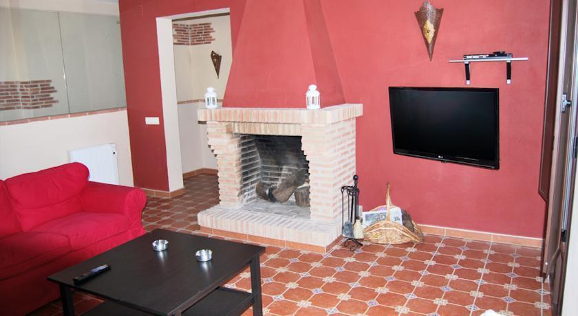 Casa Rural El Paladin — 4-Star Luxury Hotel in Zufre, Spain