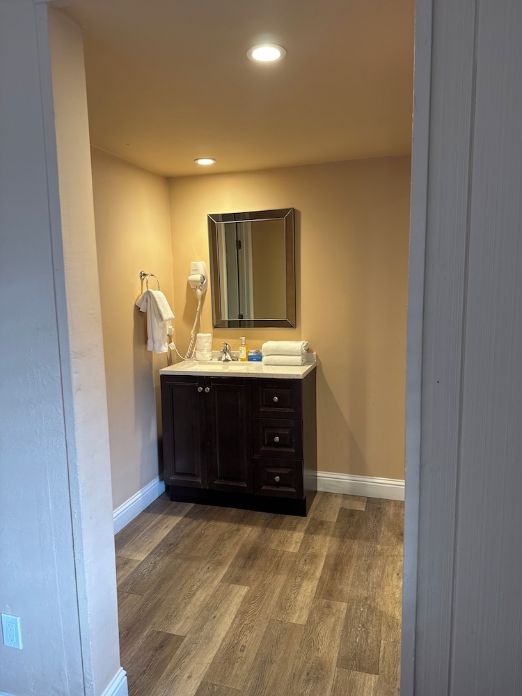 Carmel Resort Inn - photo 48