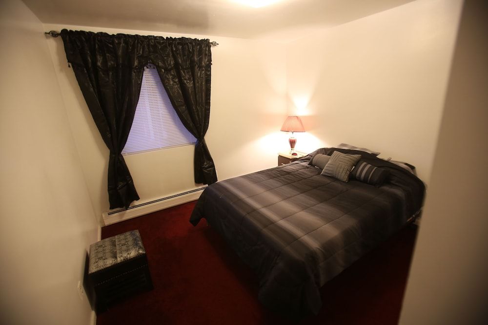 The Dearborn Suites - photo 8