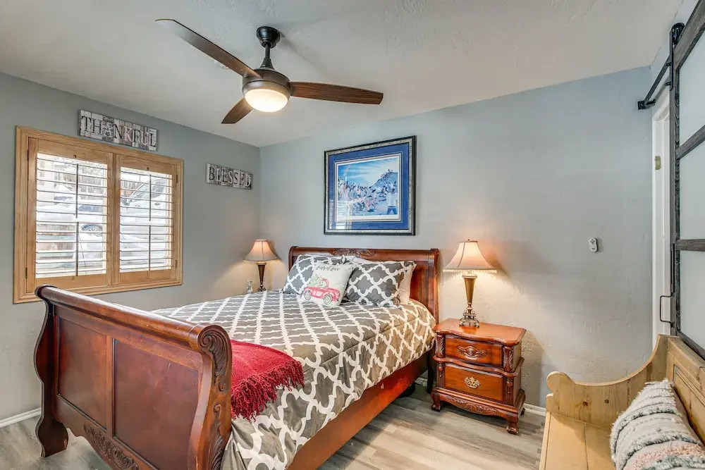 Cozy Cabin w Deck 2 Mi to Bear Mountain Resort in Big Bear Lake, United States