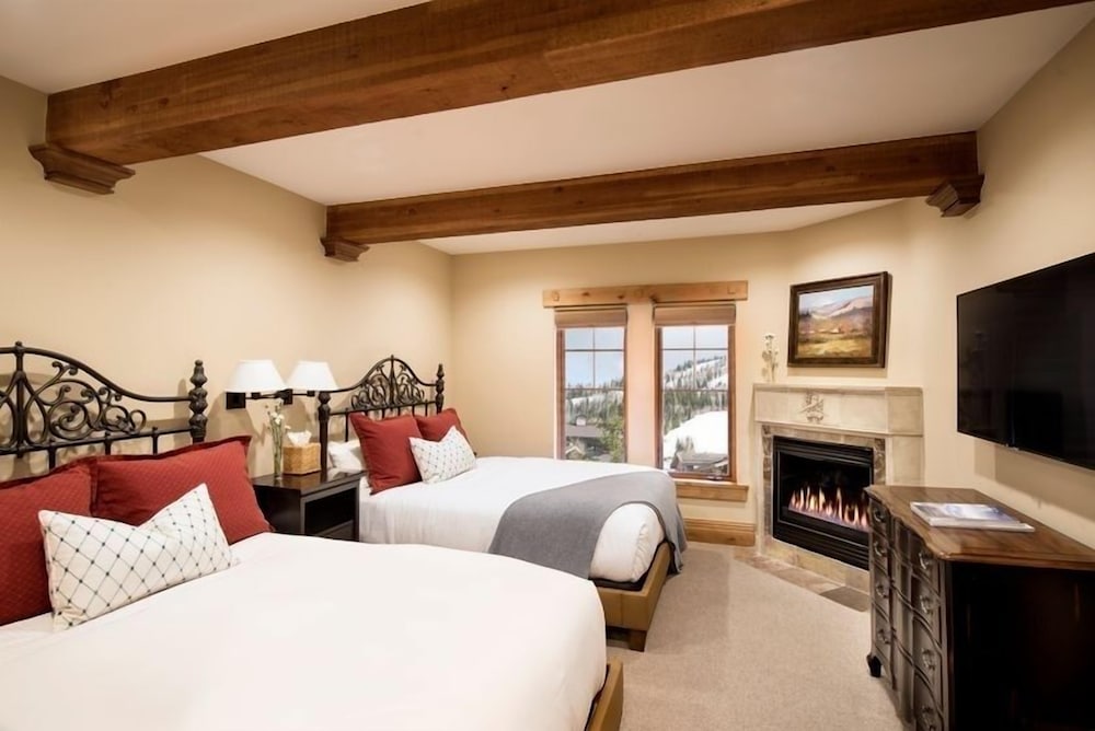 Three Bedroom Suite 3 Apartment Hotel by Redawning - photo 4