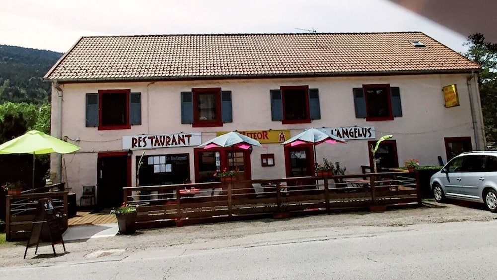 Hotel Restaurant L Angelus — Saulxures Sur Moselotte