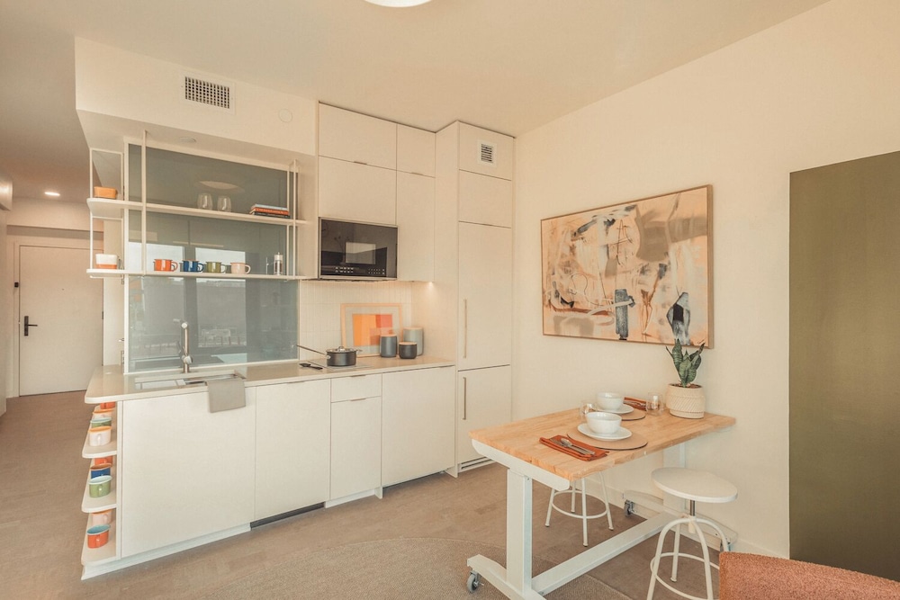 Scout Living powered by Placemakr Midtown - photo 18