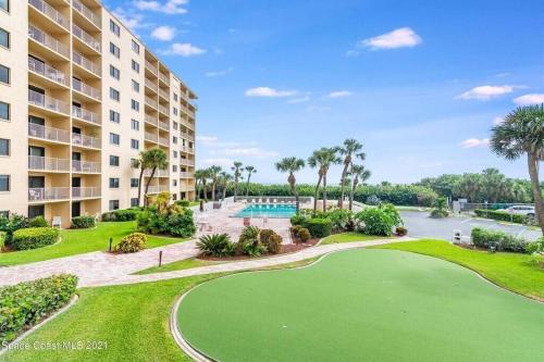 Canaveral Towers Resort Beach Surf Rocket Launches — hotel in Cape Canaveral