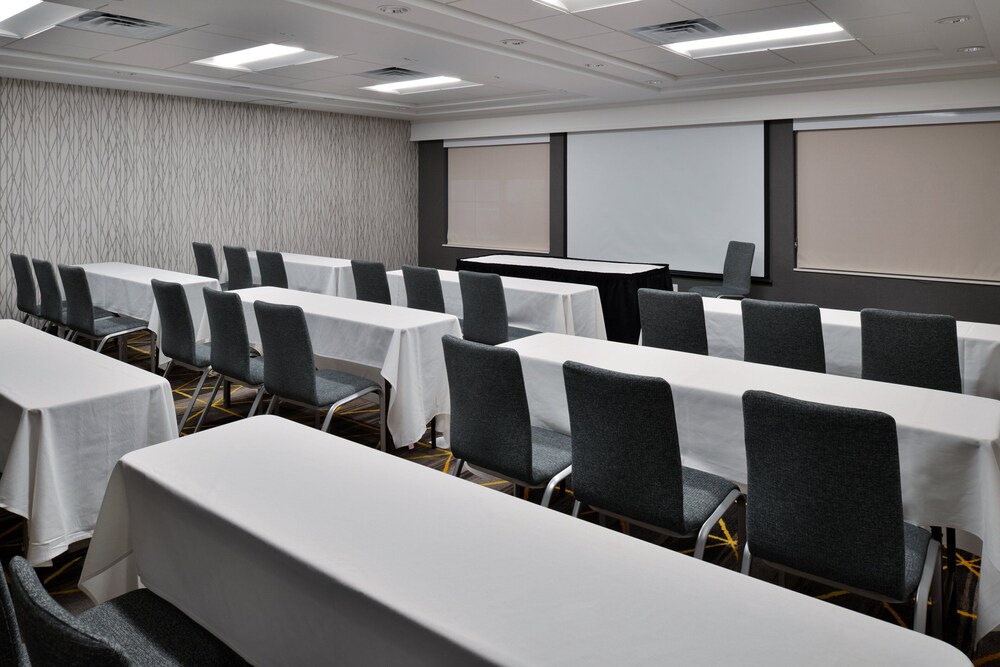 Holiday Inn Hotel & Suites Overland Park Convention Center - photo 64