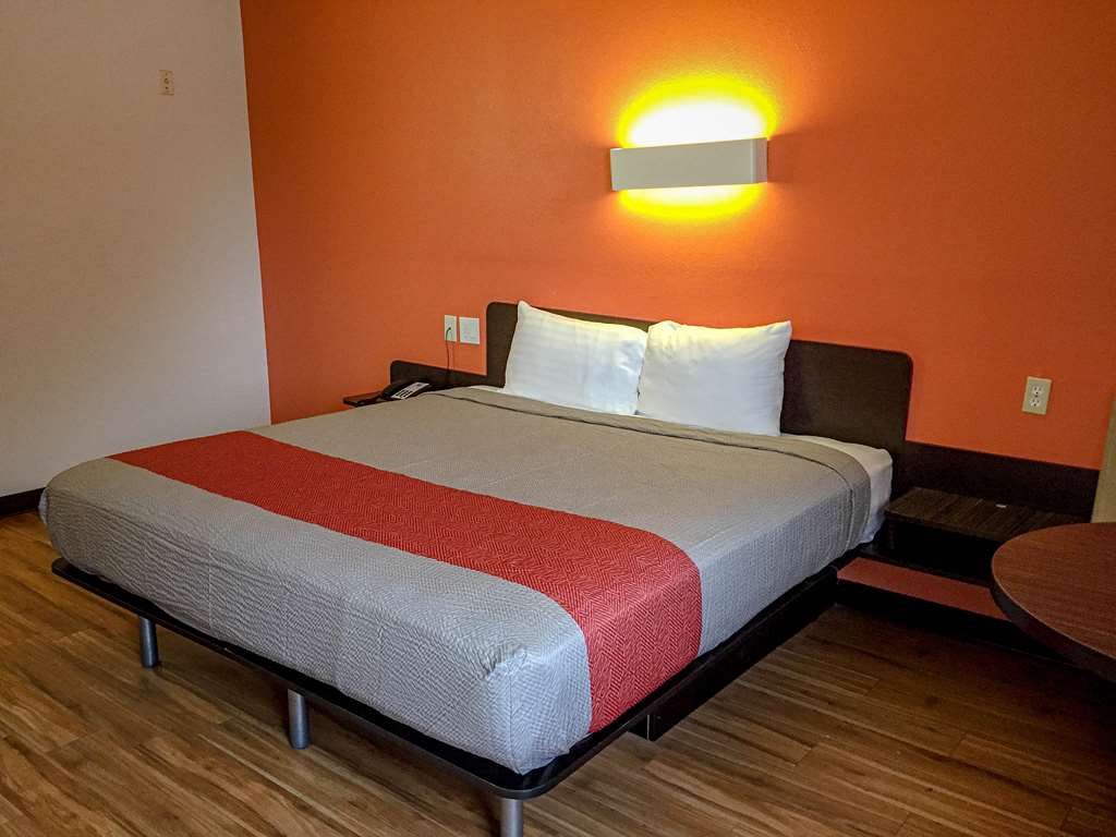 Motel 6 Woodway TX - photo 5