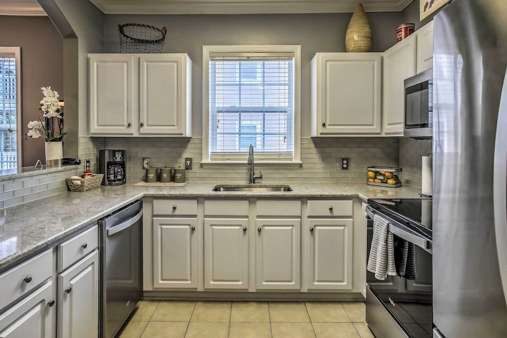 Golf Resort Condo w Pool in North Myrtle Beach - photo 2
