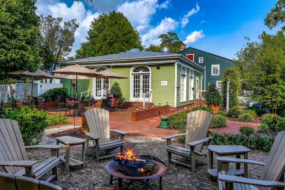 Inner Banks Inn - photo 100