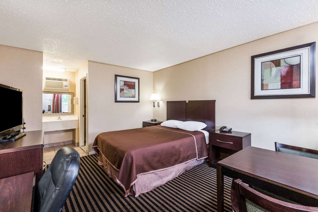 Howard Johnson by Wyndham Hartford South Rocky Hill - photo 14