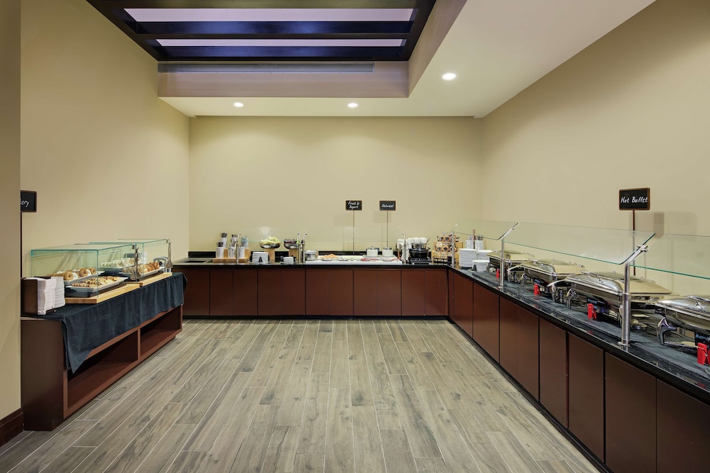 Embassy Suites by Hilton Detroit Troy Auburn Hills - photo 62