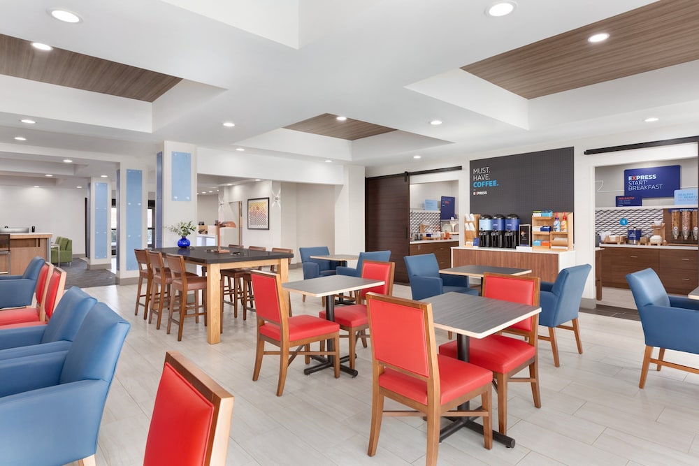 Holiday Inn Express Hotel & Suites Merced by IHG - photo 47