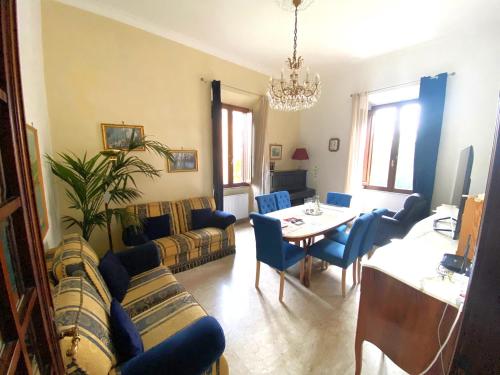 Luxury Domus AmaDora — 4-Star Luxury Hotel in Rome, Italy