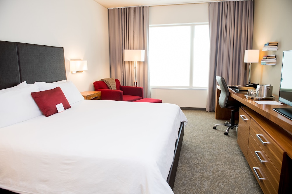 I Hotel And Illinois Conference Center - photo 9