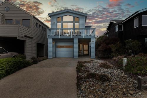 Sea’Scape Spring Special in Cambria, United States