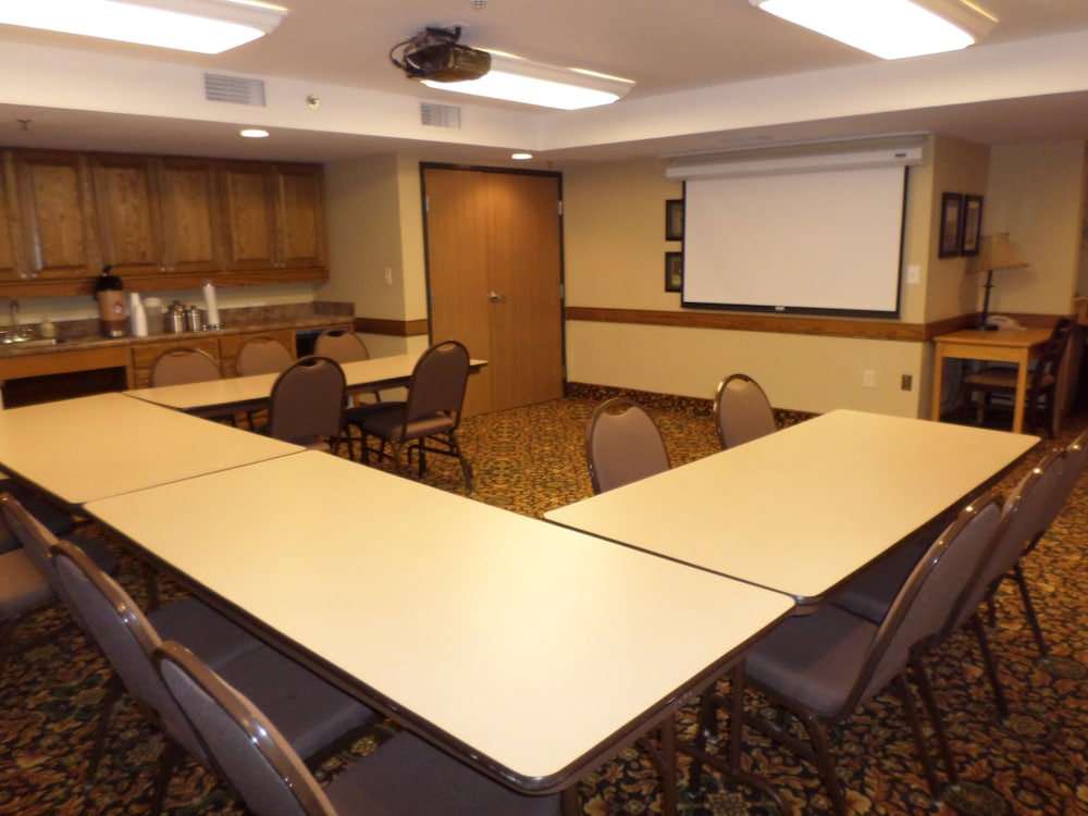 AmericInn by Wyndham Pampa Event Center - photo 22