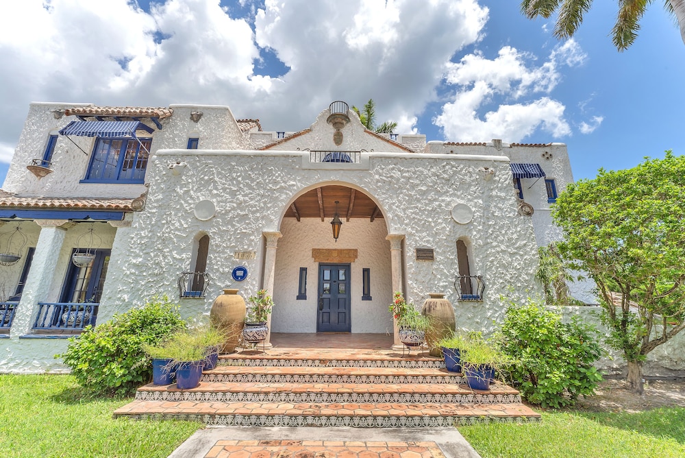 Young Mansion - photo 138