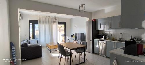 Peaceful with Pool and Parking 2 bedrooms — 4-Star Luxury Hotel in Hersonissos, Greece