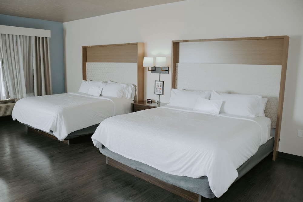 Holiday Inn Omaha Downtown Waterpark by IHG - photo 15