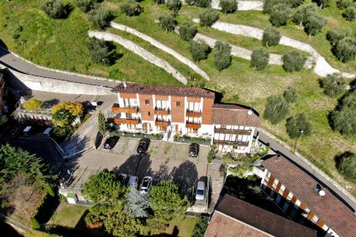 San Giacomo Apartments — 4-Star Luxury Hotel in Riva Del Garda, Italy