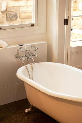 Apartment 35 — 4-Star Luxury Hotel in Warrnambool, Australia