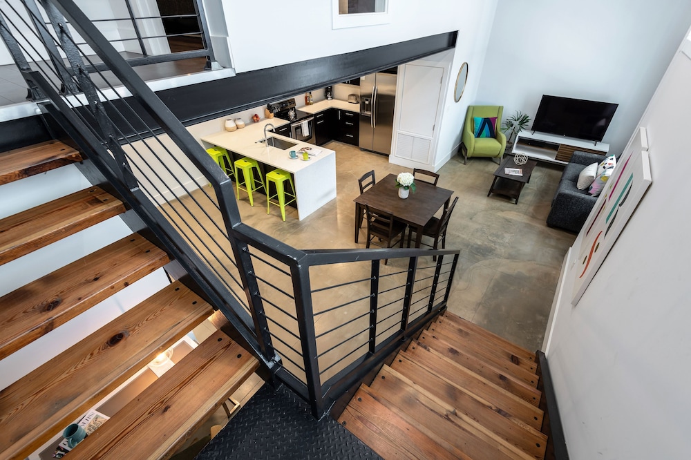 Stay Alfred at The Motorworks Building - photo 3