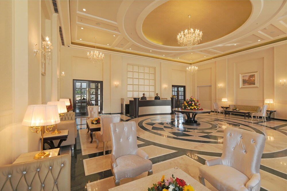 Blue Saphire Clarks Inn in Haldwani, India