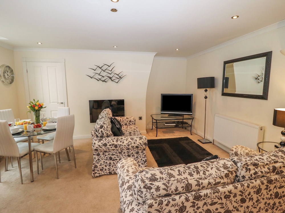 Powder Keg — 4-Star Luxury Hotel in Whitby, United Kingdom