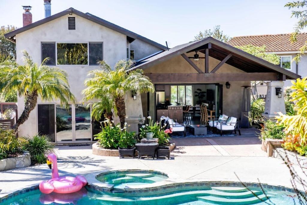 Resort Style Back Yard Heated Pool And Spa — Encinitas