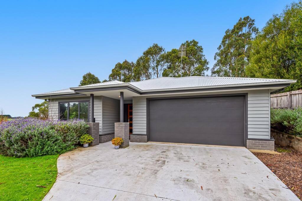 Leongatha Country Views — 4-Star Luxury Hotel in Leongatha, Australia