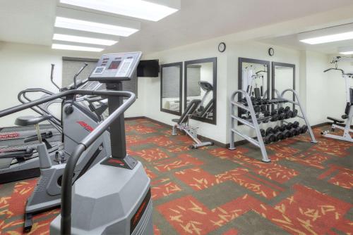 Hawthorn Suites by Wyndham Sacramento - photo 15