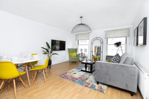 Fantastic 2BR Flat 3 min Shoreditch High Street — 4-Star Luxury Hotel in London, United Kingdom