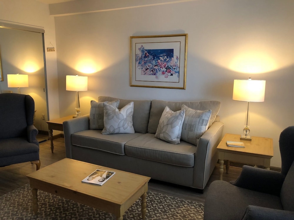 Montauk Manor - photo 37