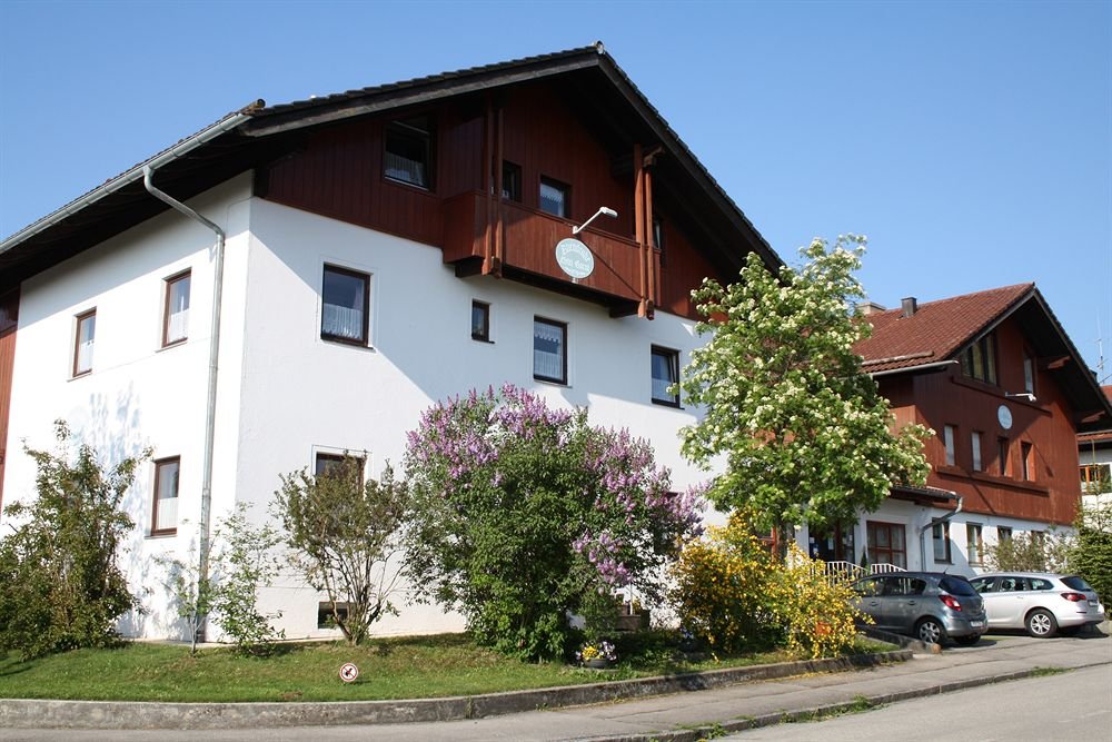 Abendruhe Hotel kontaktloser Check In — hotel in Oberhaching