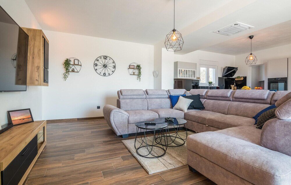 Stunning Home In Vrsi — 5-Star Luxury Hotel in Vrsi, Croatia