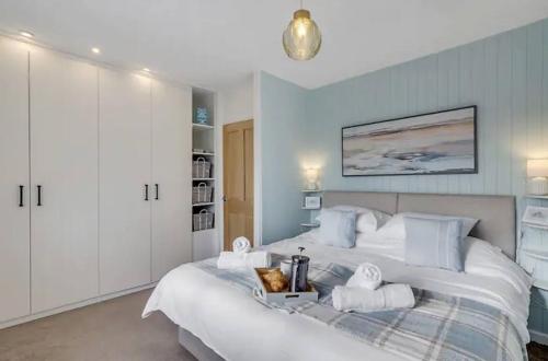 Turnstone Retreat Parking in Sheringham, United Kingdom