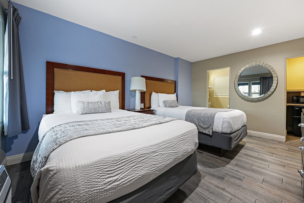 Hotel Point Loma - photo 4