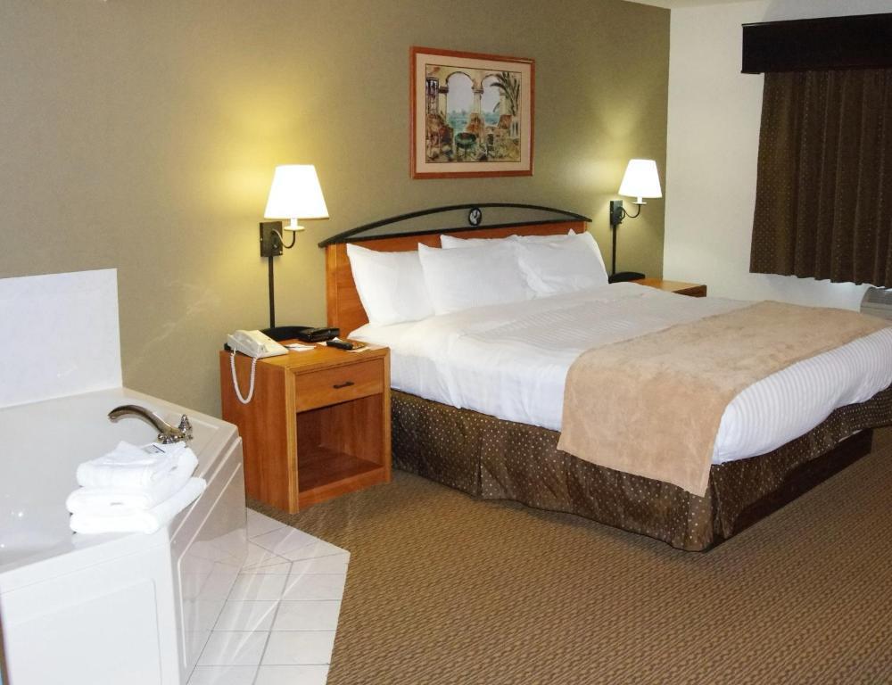 Red Lion Inn & Suites Grimes - photo 12