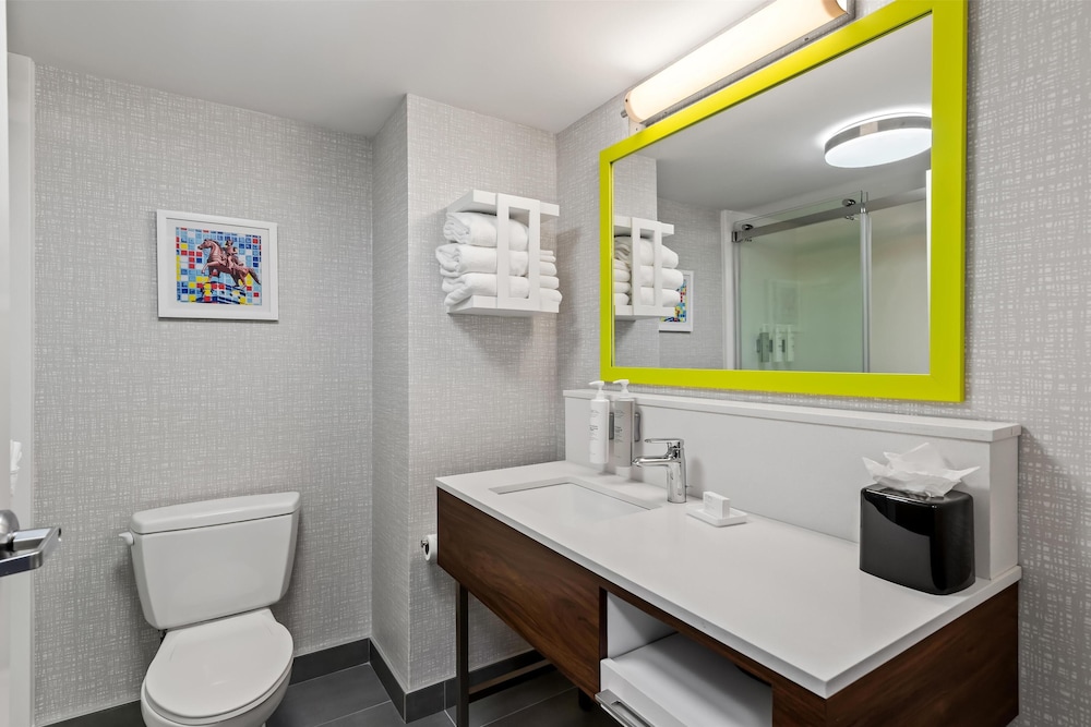 Hampton Inn & Suites Richmond Virginia Center - photo 23