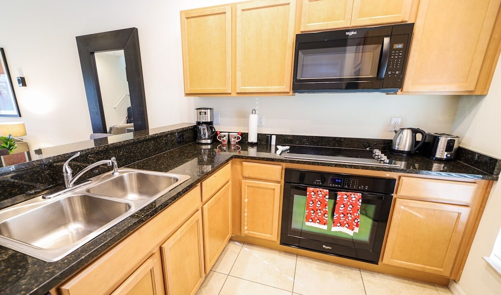 Townhome Jacuzzi Grill 10 min Disney - photo 8