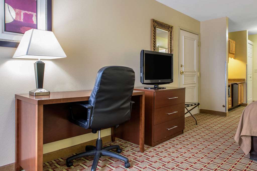 Quality Inn Jacksonville near I 72 - photo 7