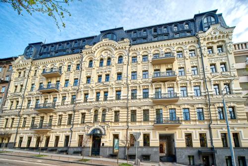 Cityhotel Residence — 4-Star Luxury Hotel in Kyiv, Ukraine