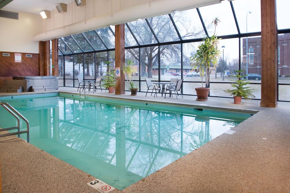 Crossroads Hotel at Huron Event Center - photo 13