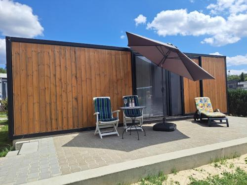 HM Tinyhouse 1 Deluxe Krombachtalsperre Westerwald — hotel in Driedorf